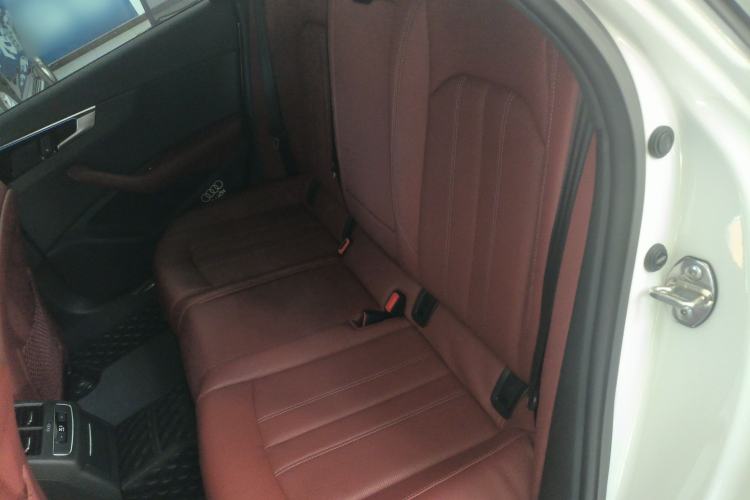 Used Audi A4L 2023 40 TFSI Luxury Dynamic Model
