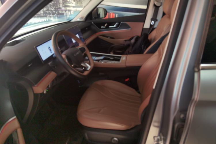 Used Chery Tiggo 8 L 2024 2.0T Two-Wheel Drive Prestige Version 5 Seats
