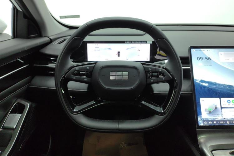 Used  L6 2024 125km PLUS Dragon Edition
