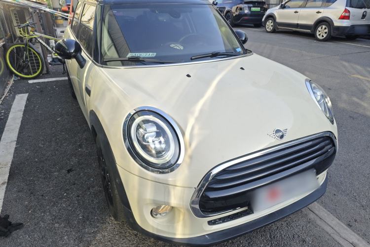 Used  MINI 2018 1.5T COOPER Classic Edition Five-Door Version
