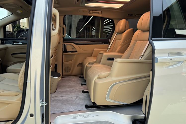 Used Buick GL8 New Energy 2025 Lushang First-Drive Edition 7-Seater
