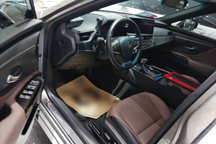 Used Lexus ES 2023 200 Excellence Edition