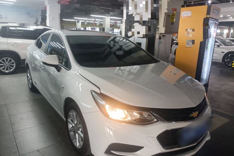 Used Chevrolet Cruze 2018 320 Automatic Pioneer Sunroof Edition
