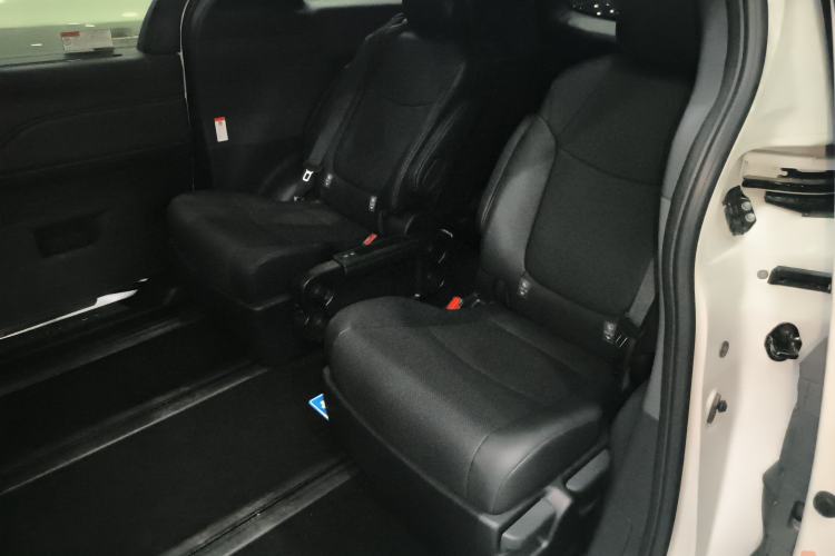 Used Toyota Granvia 2024 2.5L Hybrid Prestige PLUS Edition
