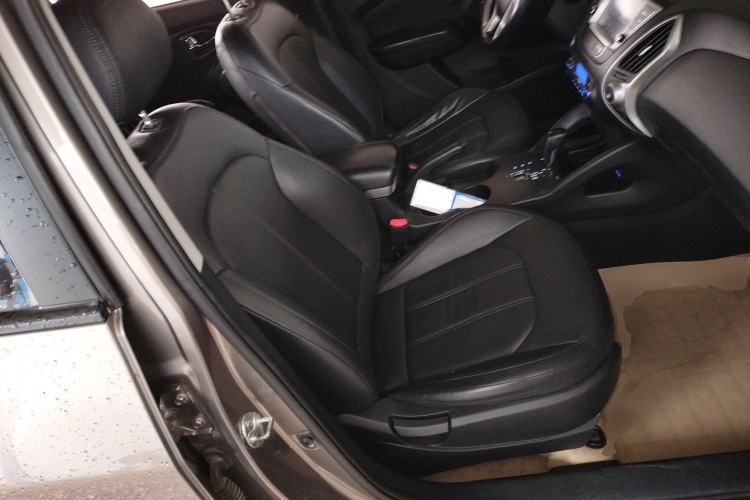 Used Hyundai ix35 2013 2.0L Automatic Two-Wheel Drive Smart GLS China IV Standard