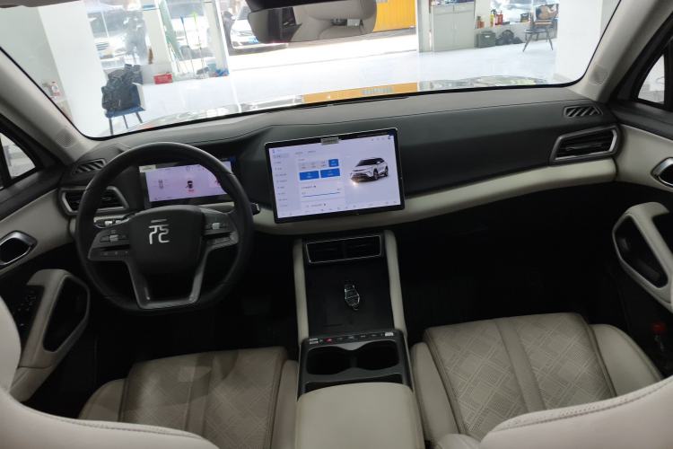 Used BYD Yuan UP 2025 Intelligent Driving Version 401 km Leading Edition
