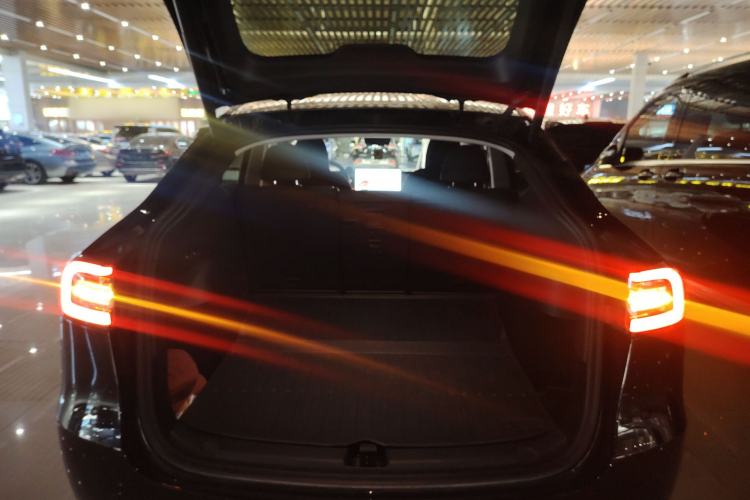 Used Tesla Model Y 2023 Rear-Wheel-Drive Version
