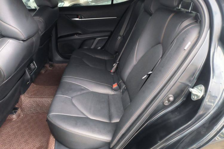 Used Toyota Camry 2021 2.0G Luxury Edition
