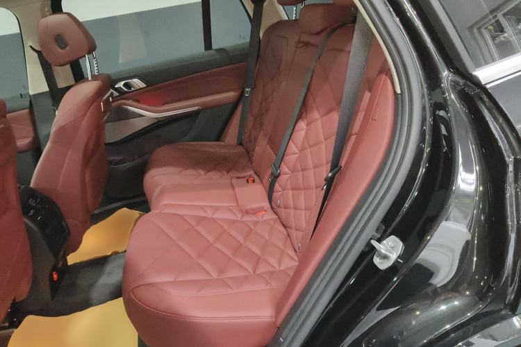 Used BMW X5 2023 xDrive 30Li Luxury M Sport Package
