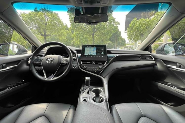 Used Toyota Camry 2021 2.0G Luxury Edition
