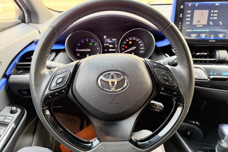 Used Toyota IZOA 2018 2.0L Yichi Version China VI Standard