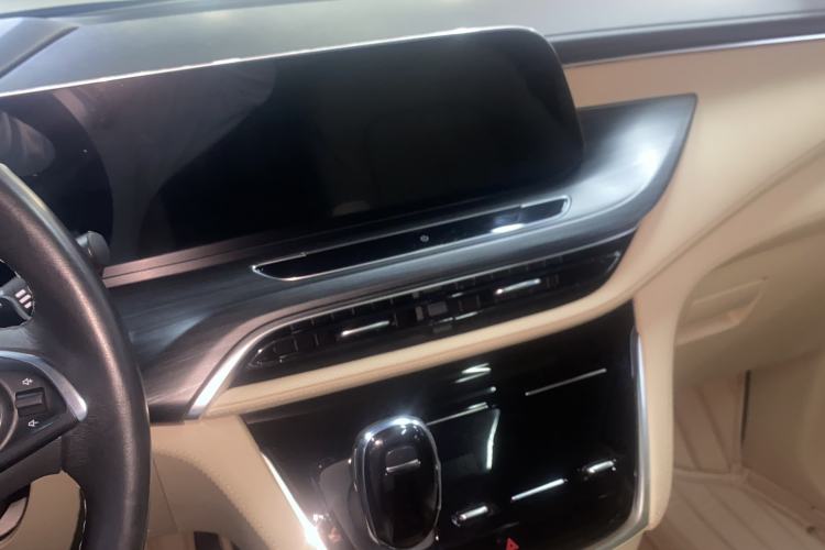 Used Buick GL8 2022 ES Landtrek 653T Luxury Edition
