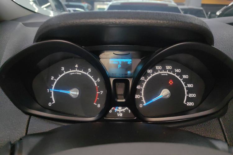 Used Ford EcoSport 2013 1.5L Automatic Fashion Model
