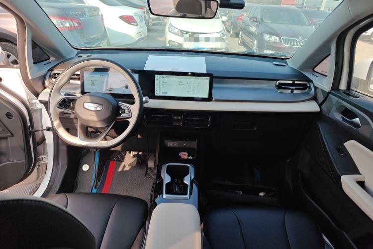 Used Geometry E Firefly 2024 401 km Fluorescent
