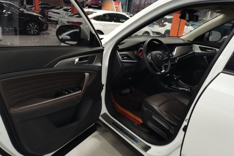 Used Changan CS35PLUS 2018 1.6L Automatic Changlian Edition China V Standard
