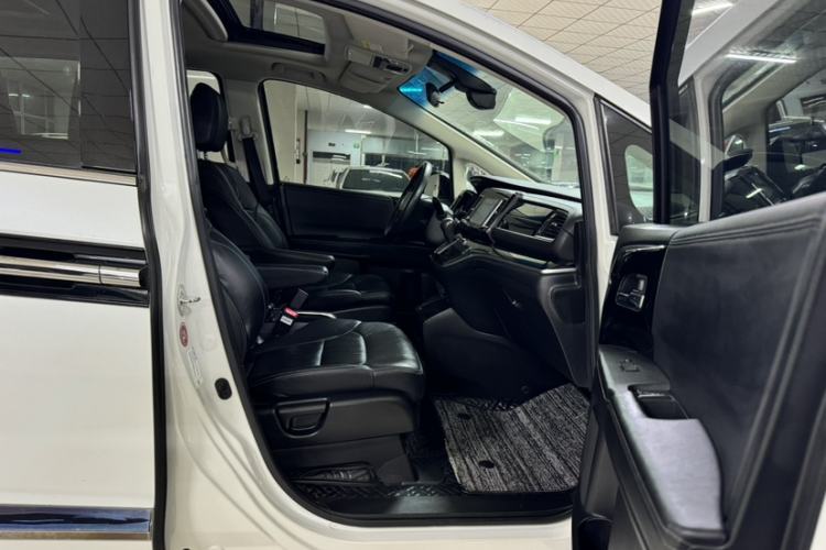 Used Honda Elysion 2019 2.0L Hybrid Luxury Edition
