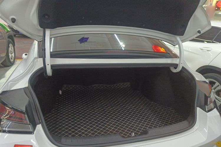 Used Hyundai Elantra 2022 1.5L CVT LUX Prestige Edition
