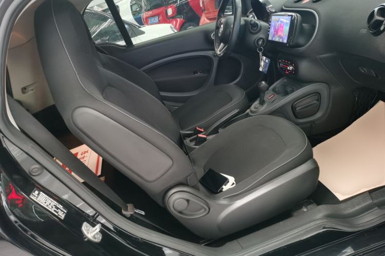 Used  fortwo 2019 0.9T 66kW Hardtop Wind Power Edition China VI
