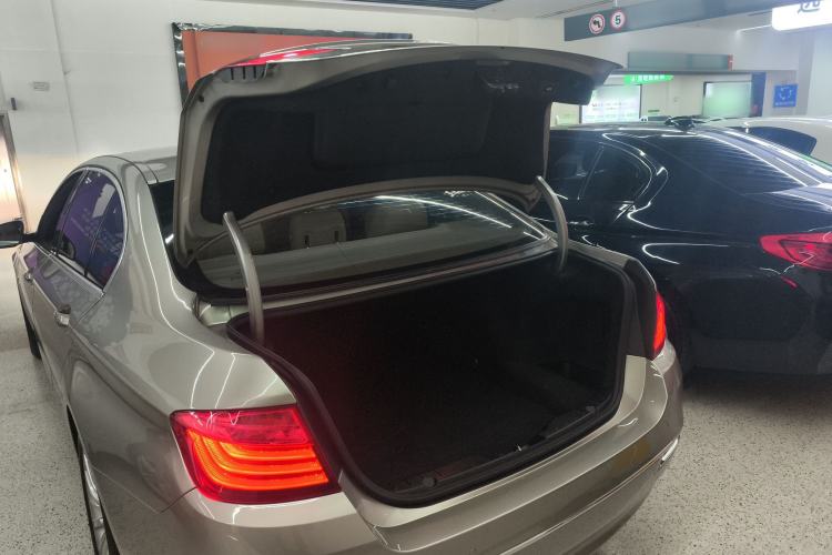 Used BMW 5 Series 2014 525Li Luxury Design Package
