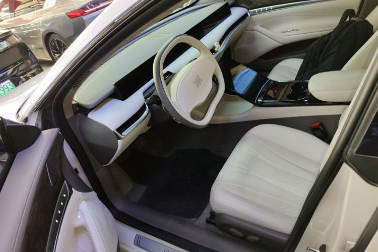 Used  L7 2022 Dynamic Model
