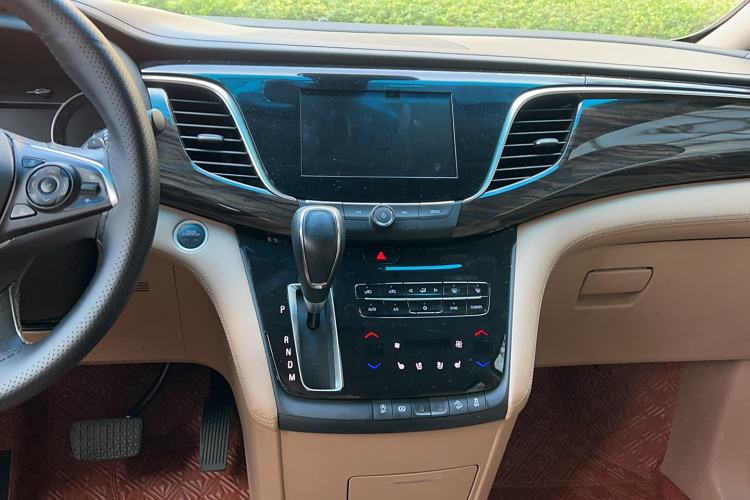 Used Buick GL8 2018 ES 28T Flagship Model China VI Standard
