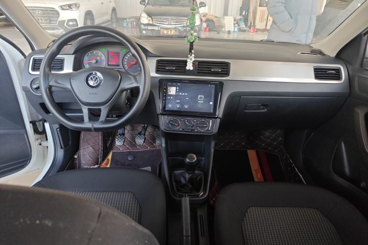 Used Volkswagen Santana 2016 1.6L Manual Fashion Edition
