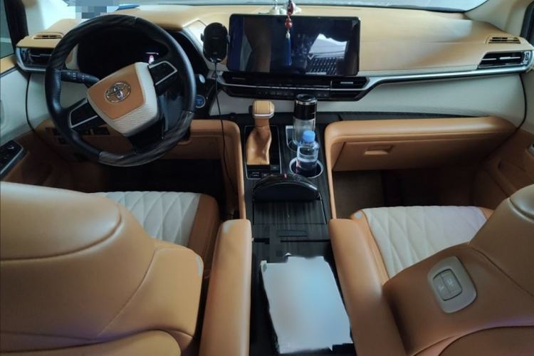 Used Toyota Sienna 2021 2.5L Hybrid Premium Edition
