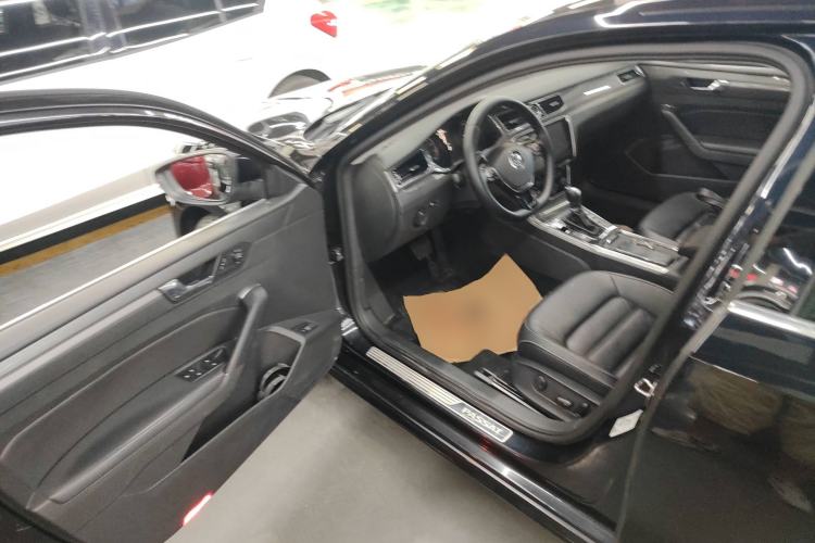 Used Volkswagen Passat 2017 330TSI DSG Luxury Edition
