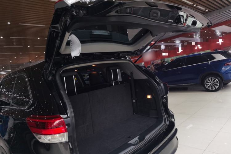 Used Toyota Highlander 2018 2.0T Four-Wheel Drive Luxury Edition 7 Seats China V Emission Standard
