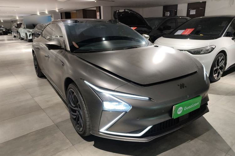 Used  L7 2022 Dynamic Model