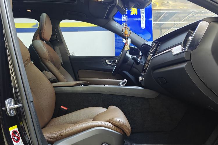 Used Volvo XC60 2025 B5 Four-Wheel Drive Smart & Advanced Luxury Edition