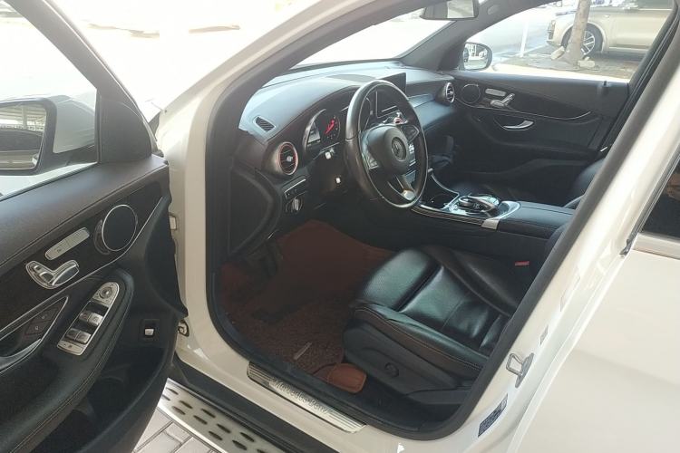 Used Mercedes-Benz GLC 2018 GLC 260 4MATIC Luxury Model