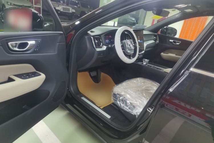 Used Volvo XC60 2026 B5 4x4 Smart Luxury Edition