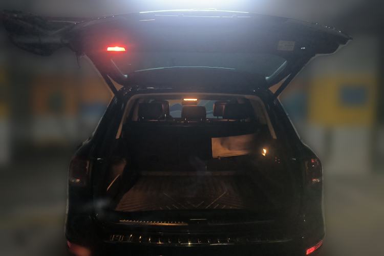 Used Volkswagen Touareg 2011 3.0 TSI High-End Version
