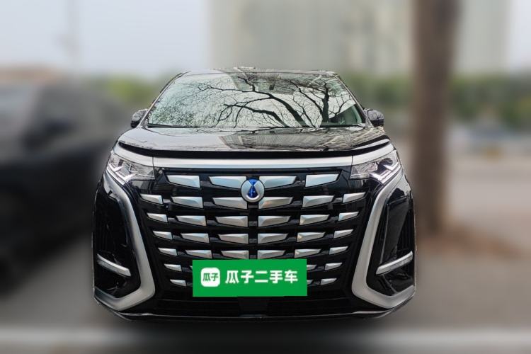 Used Denza D9 2022 DM-i 1040 Prestige Model