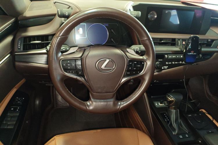 Used Lexus ES 2020 200 Excellence Edition
