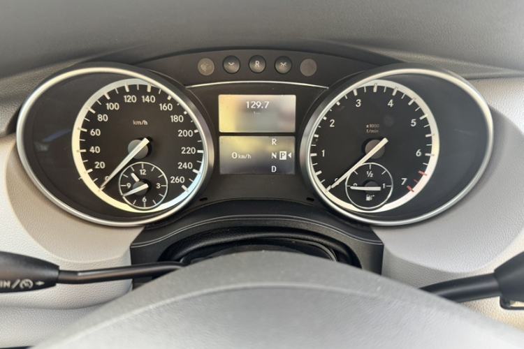 Used Mercedes-Benz R-Class 2017 R 320 4MATIC Business Edition Prestige Model
