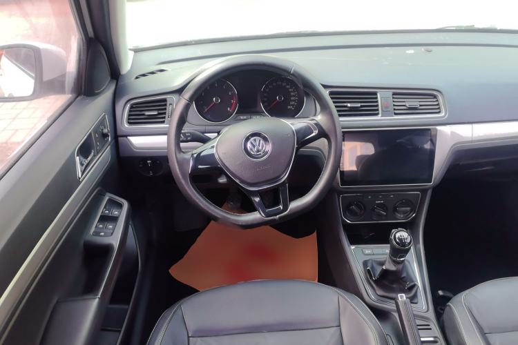 Used Volkswagen Gran Lavida 2015 1.6L Manual Comfort Edition