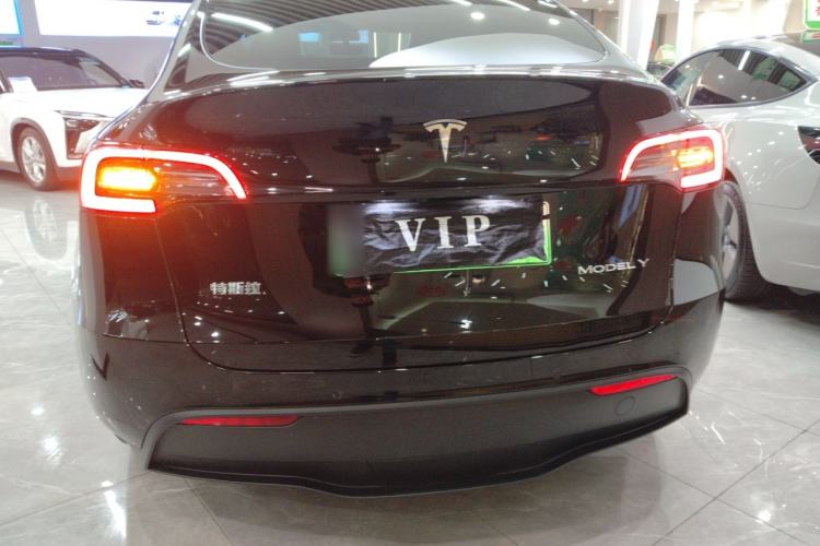 Used Tesla Model Y 2023 Rear-Wheel-Drive Version
