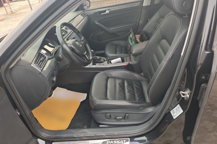 Used Volkswagen Passat 2017 330TSI DSG Luxury Edition
