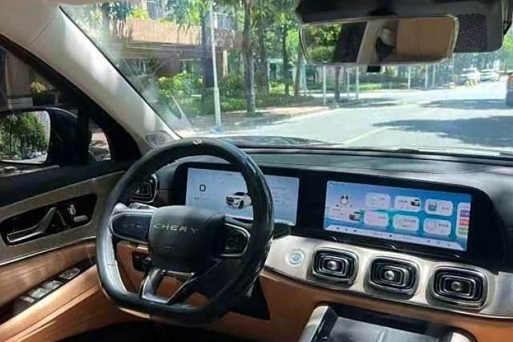 Used Chery Tiggo 9 2023 2.0T Dual-Clutch Two-Wheel Drive Luxury Edition 7 Seats
