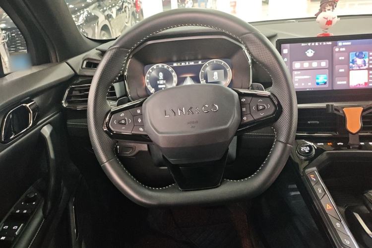 Used Lynk & Co 06 2023 Remix 1.5T Hero
