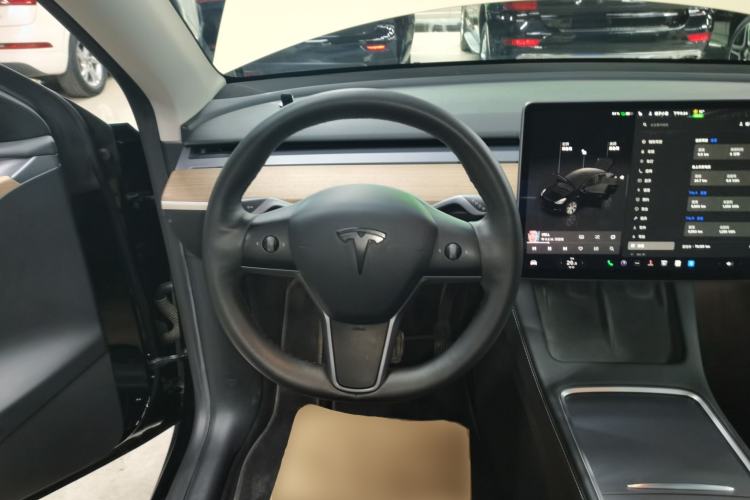 Used Tesla Model Y 2022 Rear-Wheel-Drive Version
