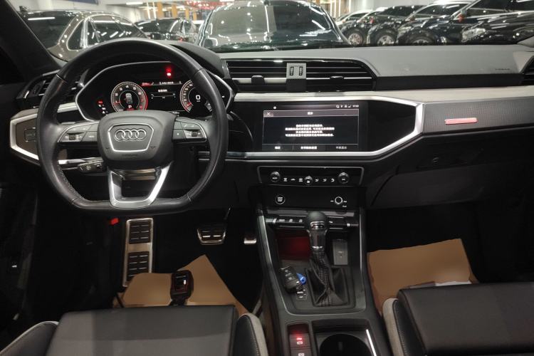 Used Audi Q3 2024 40 TFSI Fashion Dynamic Model