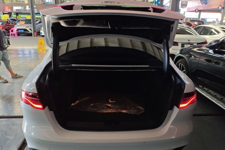 Used Jaguar XEL 2021 2.0T 200PS R-DYNAMIC Youth Sports Edition
