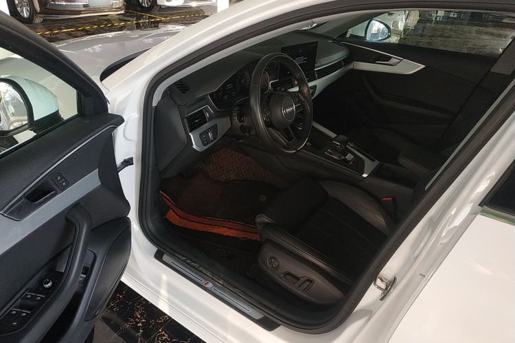Used Audi A4L 2022 40 TFSI Fashion Dynamic Model
