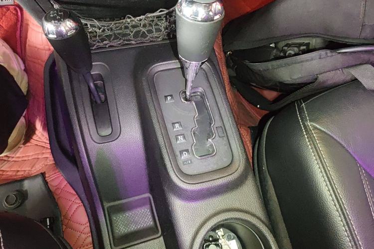 Used  Wrangler 2015 3.0L Sahara Four-Door Edition
