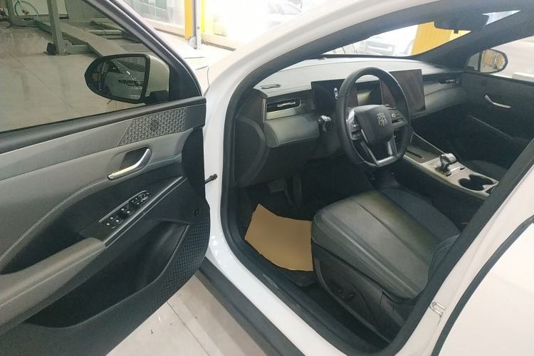 Used BYD Qin PLUS 2025 DM-i Smart Drive 120KM Superior Model
