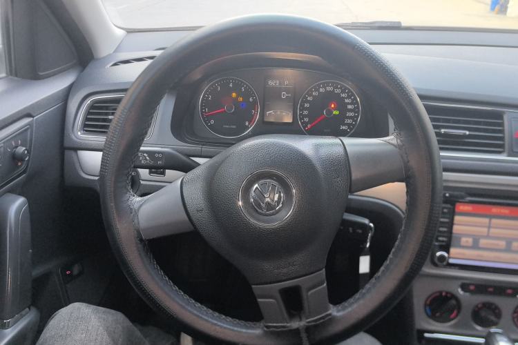 Used Volkswagen Lavida 2013 Restyled Classic 1.6L Automatic Comfort Edition
