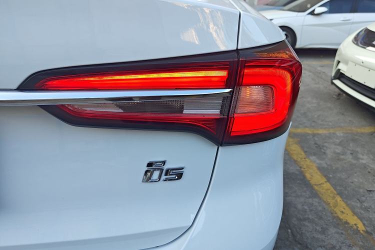 Used Roewe i5 2019 1.5L Automatic 4G Connected Langhao Edition